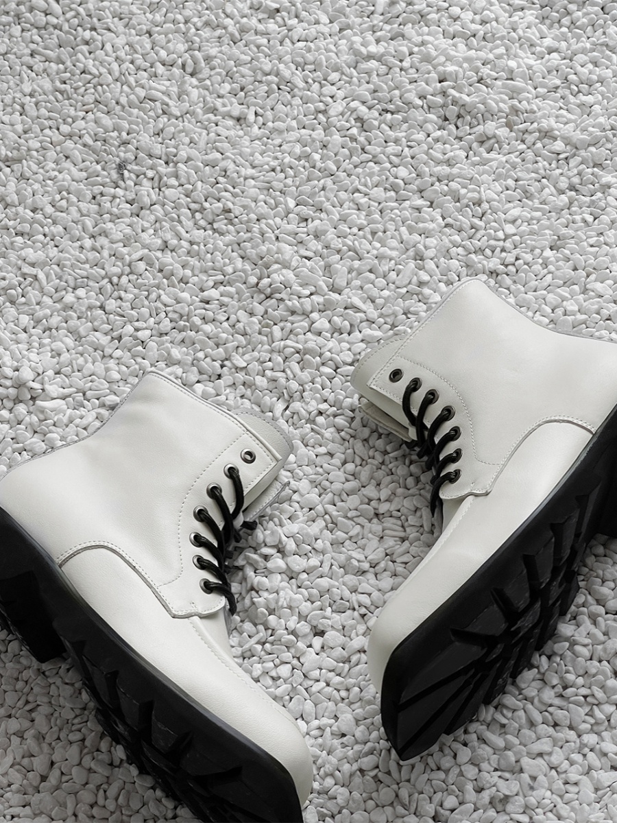 Trendy British Minimalist Thick-Soled Height-Increasing Square-Toe Leather Martin Boots for 2022 Fashion Trendy British Minimalist Thick-Soled Height-Increasing Square-Toe Leather Martin Boots for 2022 Fashion