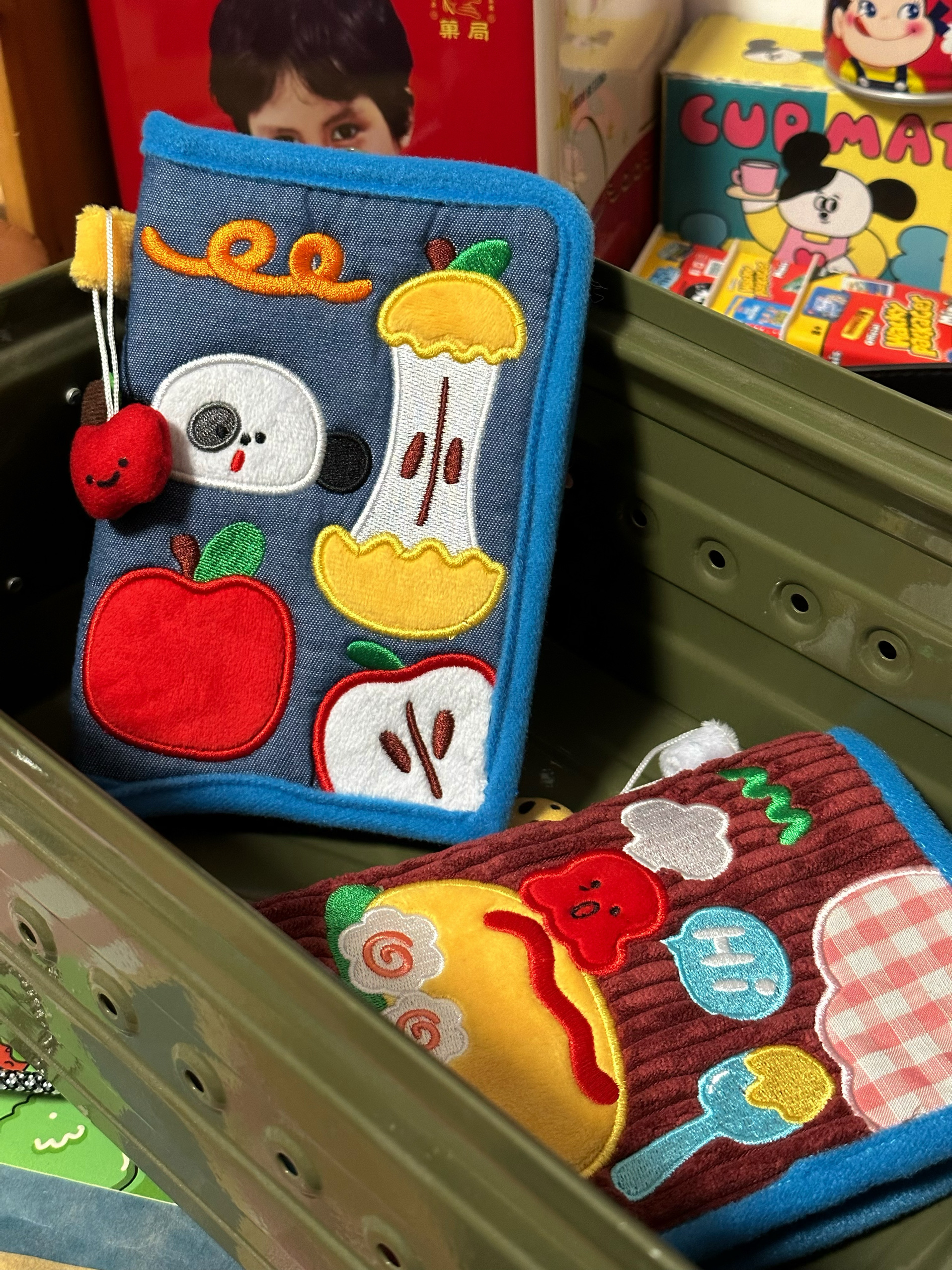 Trendy Cartoon Mini Handheld Coin Purse for Girls - Creative ID Card Storage Bag for Outings and Everyday Use Trendy Cartoon Mini Handheld Coin Purse for Girls - Creative ID Card Storage Bag for Outings and Everyday Use