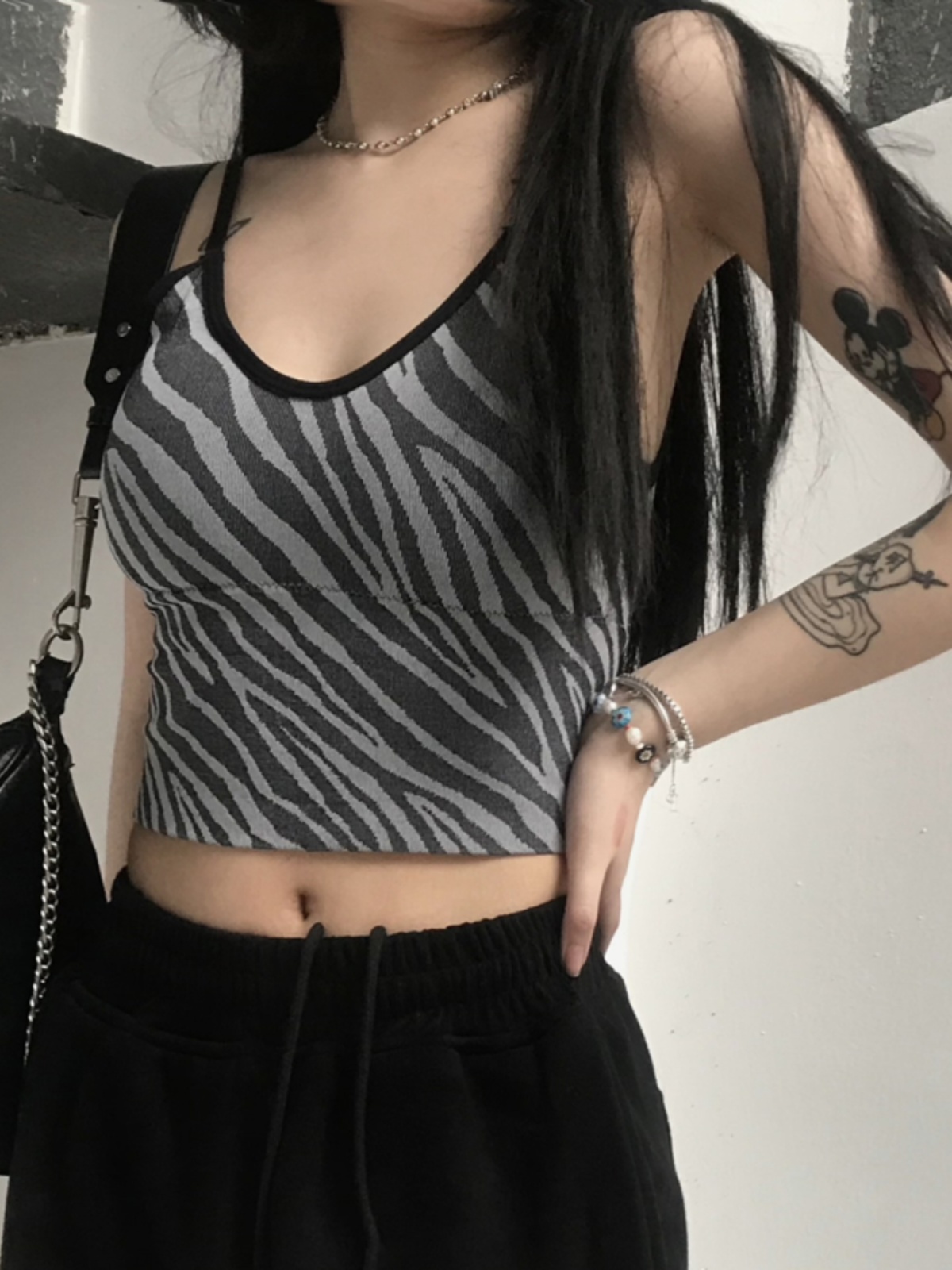 Trendy Dance Outfit with Padded Tank Top and Zebra Print Sports Bra for Jazz Dancing, Cool Girl Style Trendy Dance Outfit with Padded Tank Top and Zebra Print Sports Bra for Jazz Dancing, Cool Girl Style