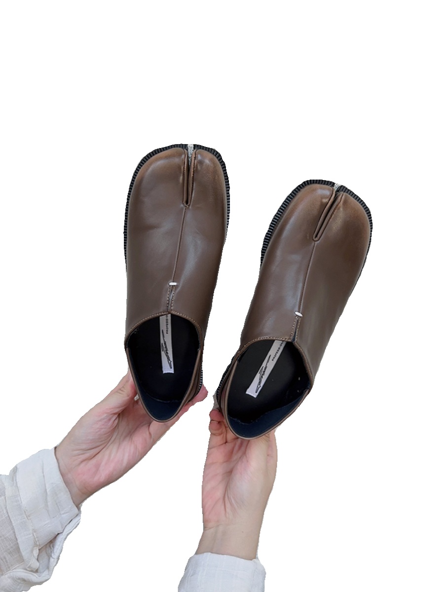 Trendy High-End Split-Toe Loafers for Autumn 2025 in British Style with Brushed Finish - Chic Fashion Statement Shoes Trendy High-End Split-Toe Loafers for Autumn 2025 in British Style with Brushed Finish - Chic Fashion Statement Shoes