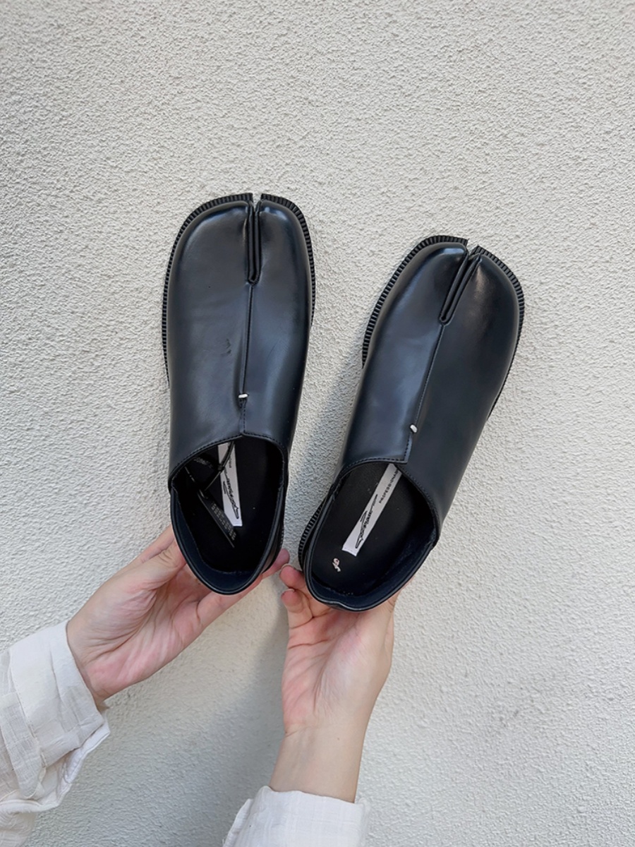 Trendy High-End Split-Toe Loafers for Autumn 2025 in British Style with Brushed Finish - Chic Fashion Statement Shoes Trendy High-End Split-Toe Loafers for Autumn 2025 in British Style with Brushed Finish - Chic Fashion Statement Shoes