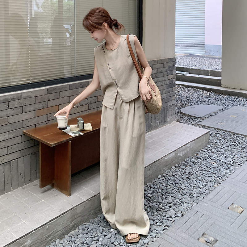 Trendy Irregular Sleeveless Top and Wide-Leg Pants Set, Women's Summer 2025 Two-Piece Outfit, Age-Reducing Style