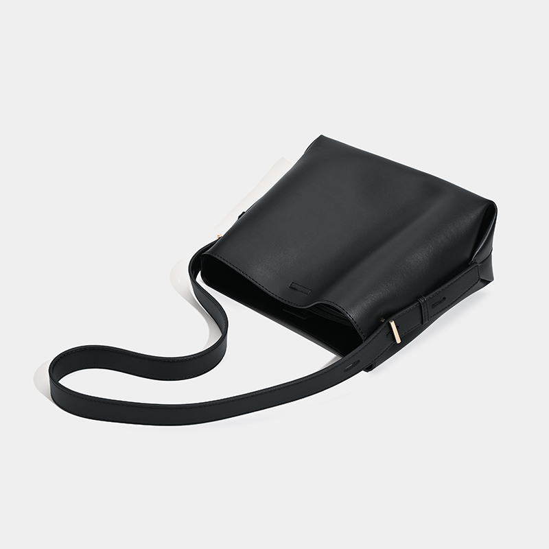 Trendy Large-Capacity Commuter Bucket Bag for Women - 2025 Minimalist Versatile Crossbody Tote Trendy Large-Capacity Commuter Bucket Bag for Women - 2025 Minimalist Versatile Crossbody Tote