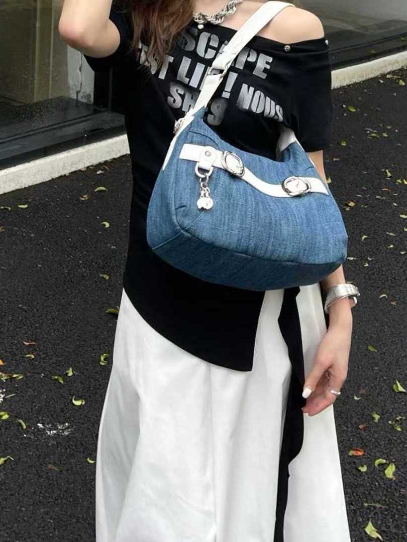 Trendy Large-Capacity Crossbody Denim Bag with Cross-Shaped Belt Decoration for Commuting - Stylish Women's Accessory Trendy Large-Capacity Crossbody Denim Bag with Cross-Shaped Belt Decoration for Commuting - Stylish Women's Accessory