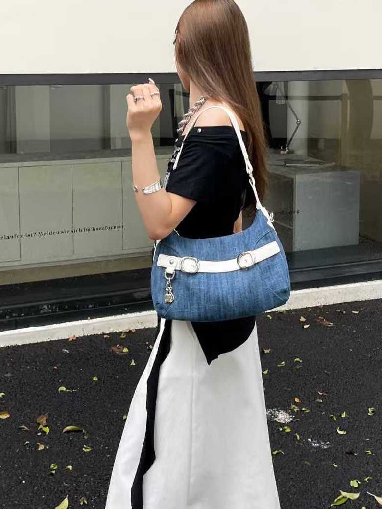 Trendy Large-Capacity Crossbody Denim Bag with Cross-Shaped Belt Decoration for Commuting - Stylish Women's Accessory Trendy Large-Capacity Crossbody Denim Bag with Cross-Shaped Belt Decoration for Commuting - Stylish Women's Accessory