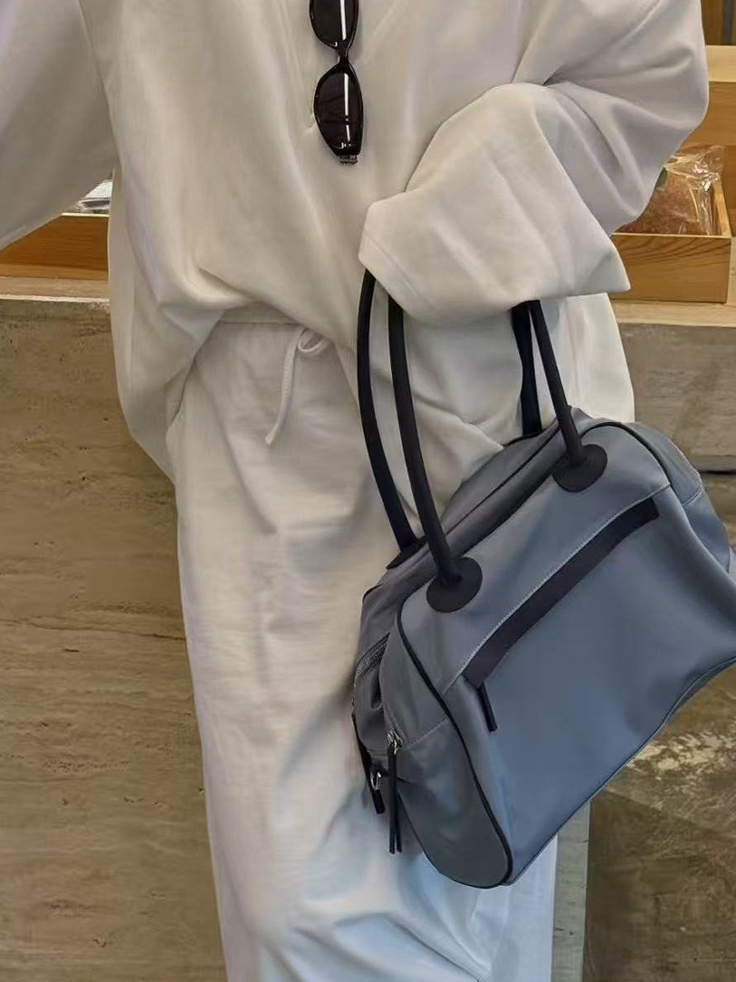 Trendy Large Capacity Nylon and Genuine Leather Spliced Shoulder Bag - Versatile Fashion Handbag for Everyday Use Trendy Large Capacity Nylon and Genuine Leather Spliced Shoulder Bag - Versatile Fashion Handbag for Everyday Use