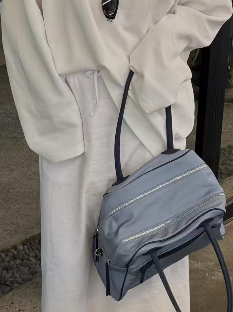 Trendy Large Capacity Nylon and Genuine Leather Spliced Shoulder Bag - Versatile Fashion Handbag for Everyday Use Trendy Large Capacity Nylon and Genuine Leather Spliced Shoulder Bag - Versatile Fashion Handbag for Everyday Use