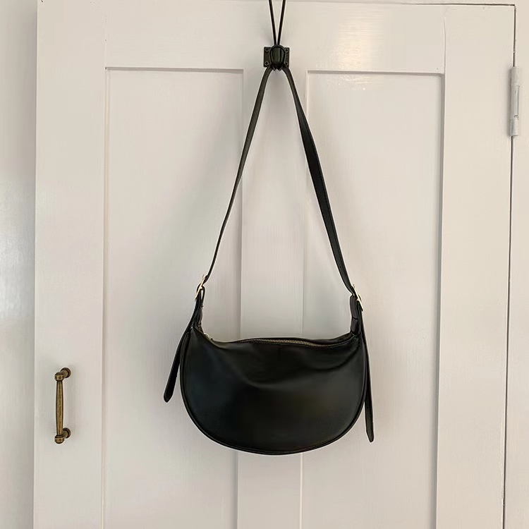 Trendy Large Capacity Soft Leather Dumpling Crossbody Bag - Stylish Versatile Commuting Shoulder Bag for Women