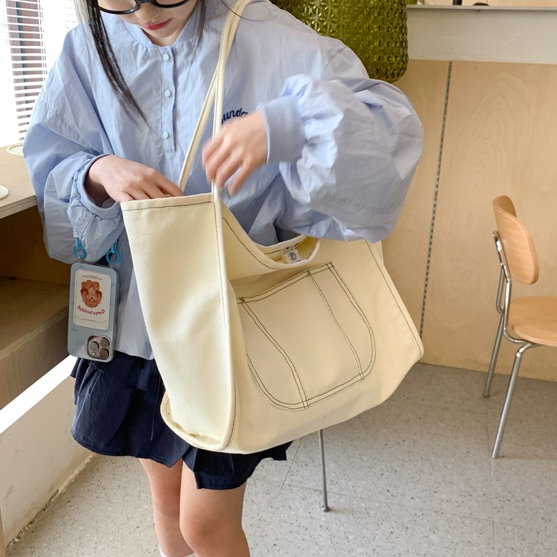 Trendy Large Capacity Tote Canvas Bag for Women, Casual Travel Shoulder Bag with Niche Design and Stylish Lines Trendy Large Capacity Tote Canvas Bag for Women, Casual Travel Shoulder Bag with Niche Design and Stylish Lines