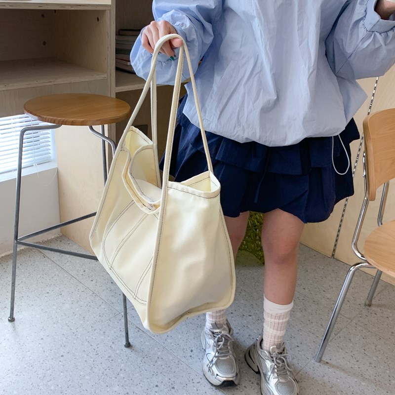 Trendy Large Capacity Tote Canvas Bag for Women, Casual Travel Shoulder Bag with Niche Design and Stylish Lines Trendy Large Capacity Tote Canvas Bag for Women, Casual Travel Shoulder Bag with Niche Design and Stylish Lines