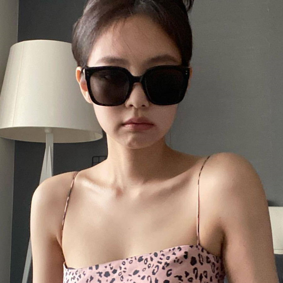 Trendy Large Frame Polarized White Sunglasses for Round Faces - Korean Style Influencer Design for Driving and Everyday Wear Trendy Large Frame Polarized White Sunglasses for Round Faces - Korean Style Influencer Design for Driving and Everyday Wear