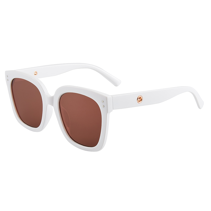 Trendy Large Frame Polarized White Sunglasses for Round Faces - Korean Style Influencer Design for Driving and Everyday Wear Trendy Large Frame Polarized White Sunglasses for Round Faces - Korean Style Influencer Design for Driving and Everyday Wear