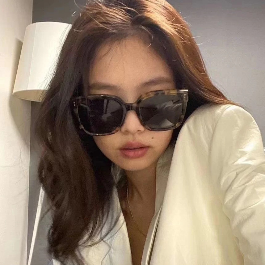 Trendy Large Frame Polarized White Sunglasses for Round Faces - Korean Style Influencer Design for Driving and Everyday Wear Trendy Large Frame Polarized White Sunglasses for Round Faces - Korean Style Influencer Design for Driving and Everyday Wear