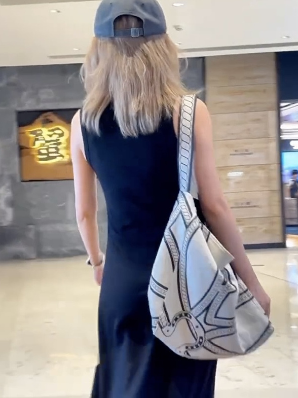 Trendy Linen Graffiti Tote Bag - Versatile Large Capacity Shoulder & Crossbody Bag for Lazy Fashion Lovers