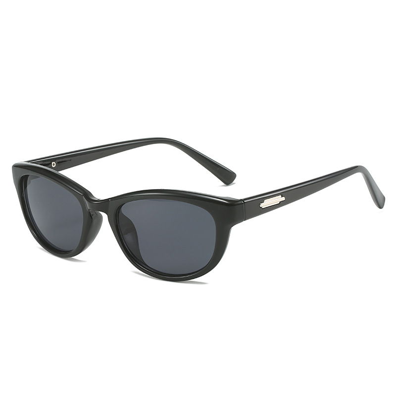 Trendy Retro Small Frame Black Sunglasses for Women - UV Protection, European American Style, Chic Fashion Accessory Trendy Retro Small Frame Black Sunglasses for Women - UV Protection, European American Style, Chic Fashion Accessory