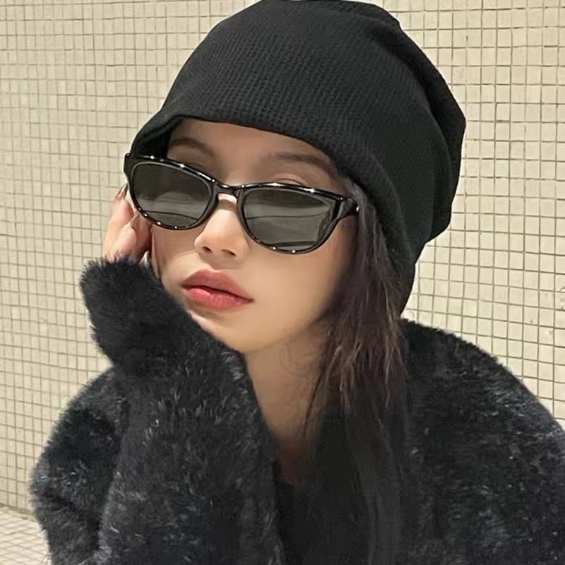 Trendy Retro Small Frame Black Sunglasses for Women - UV Protection, European American Style, Chic Fashion Accessory Trendy Retro Small Frame Black Sunglasses for Women - UV Protection, European American Style, Chic Fashion Accessory