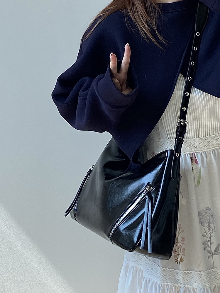 Trendy Unisex Large Capacity Tote Bag - Versatile Commuter Shoulder & Crossbody Bag for Women - 2025 Style