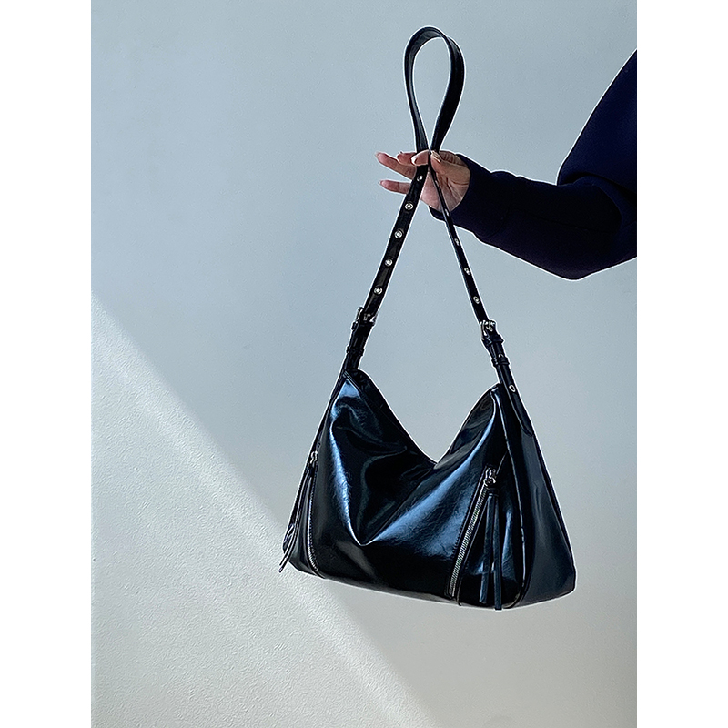 Trendy Unisex Large Capacity Tote Bag - Versatile Commuter Shoulder & Crossbody Bag for Women - 2025 Style