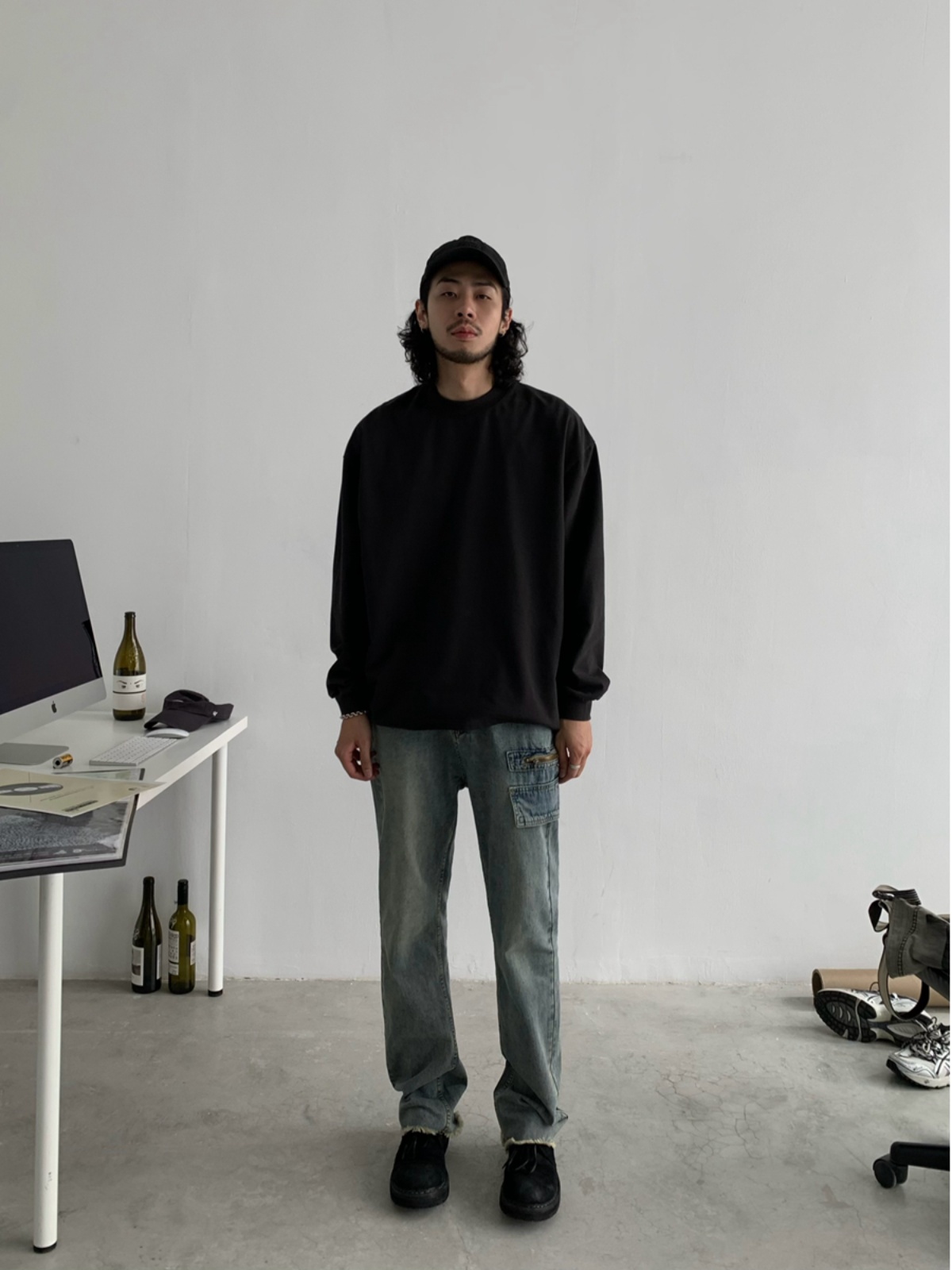 Trendy Vintage High Street Men's Distressed Micro Flared Jeans - American Style Washed Long Pants Trendy Vintage High Street Men's Distressed Micro Flared Jeans - American Style Washed Long Pants