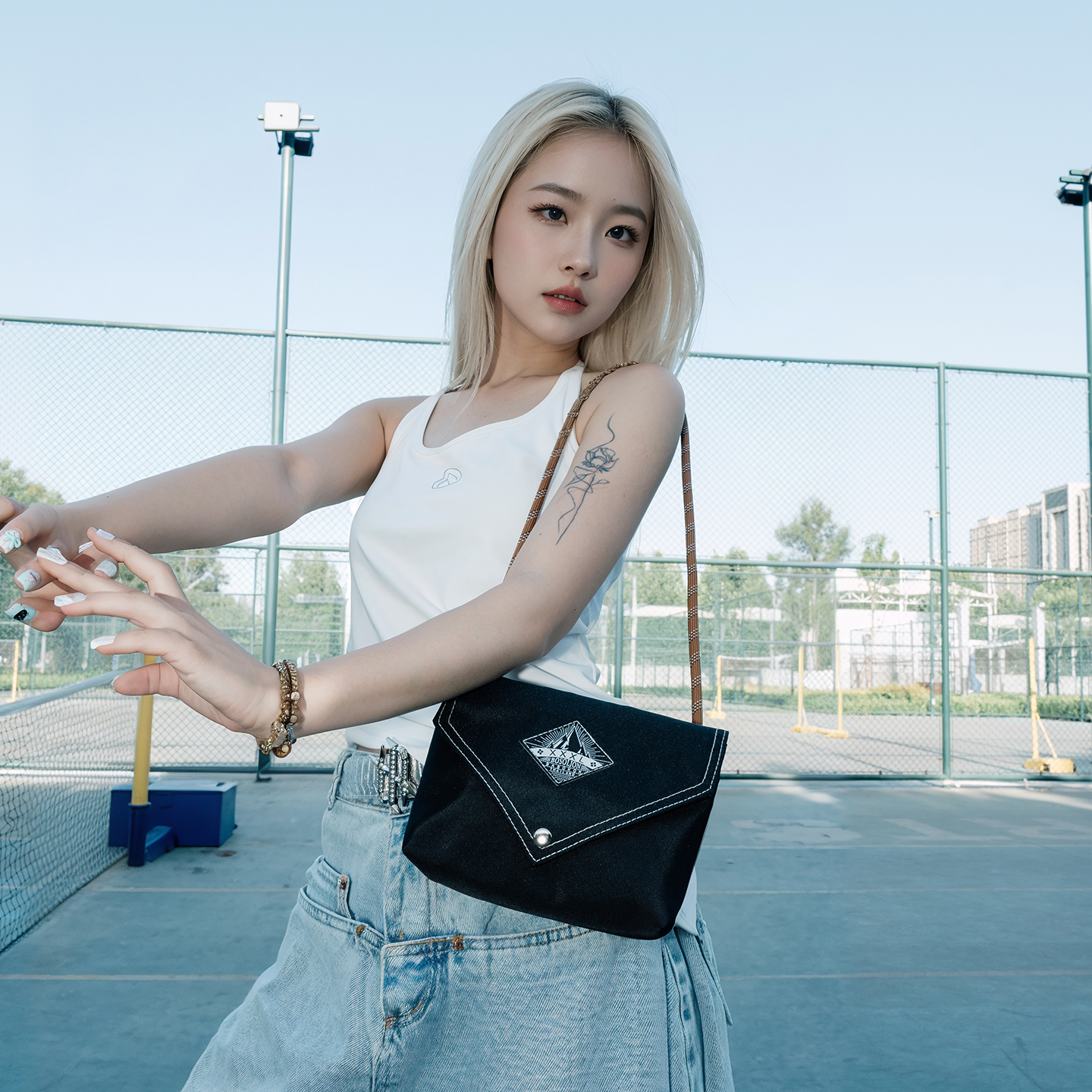 Trendy Women's 2025 Versatile Small Square Crossbody Bag - Mobile Phone Holder, Hot Girl Style, Niche Shoulder Bag Trendy Women's 2025 Versatile Small Square Crossbody Bag - Mobile Phone Holder, Hot Girl Style, Niche Shoulder Bag