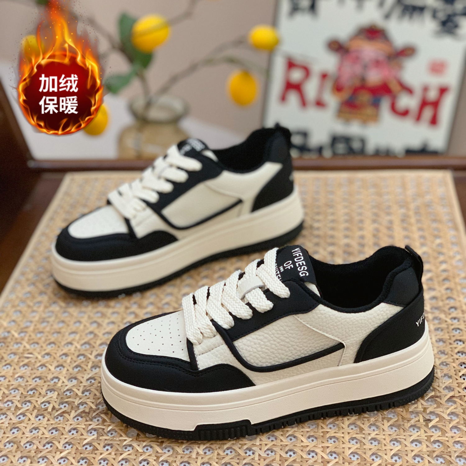 Trendy Women's Genuine Leather Board Shoes, Thick-Soled Black and White Panda Style, Versatile Spring Autumn Footwear 2025 Trendy Women's Genuine Leather Board Shoes, Thick-Soled Black and White Panda Style, Versatile Spring Autumn Footwear 2025