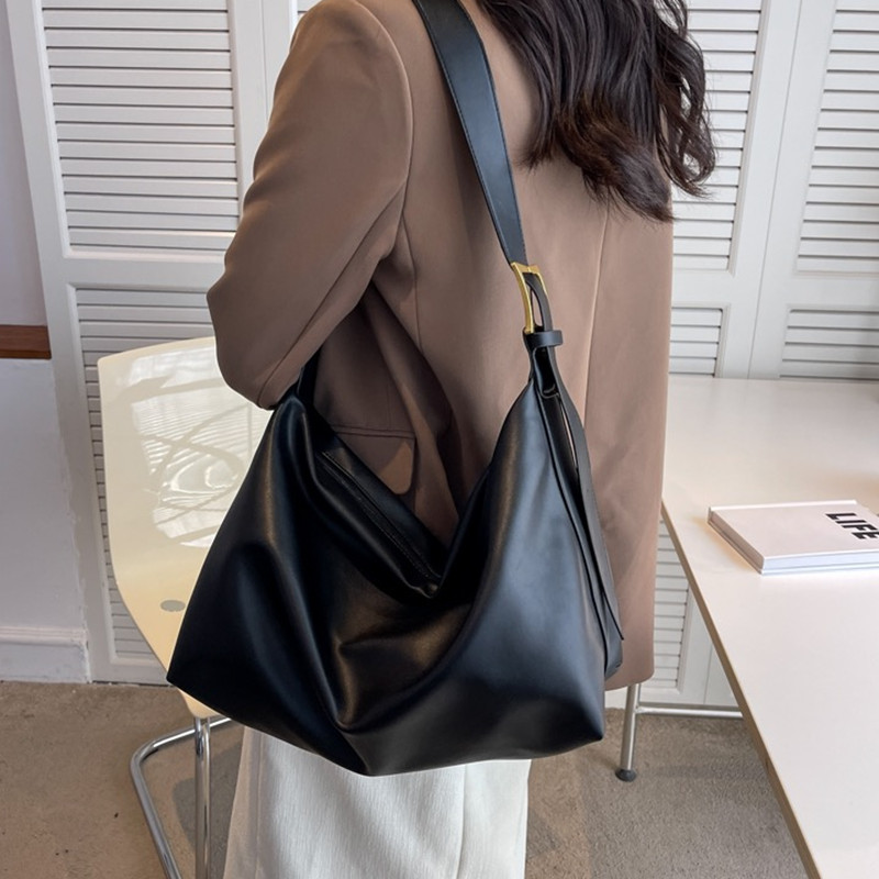 Trendy Women's Large Capacity Casual Shoulder Tote Bag - High-Quality Soft Surface for Commuting and Everyday Use