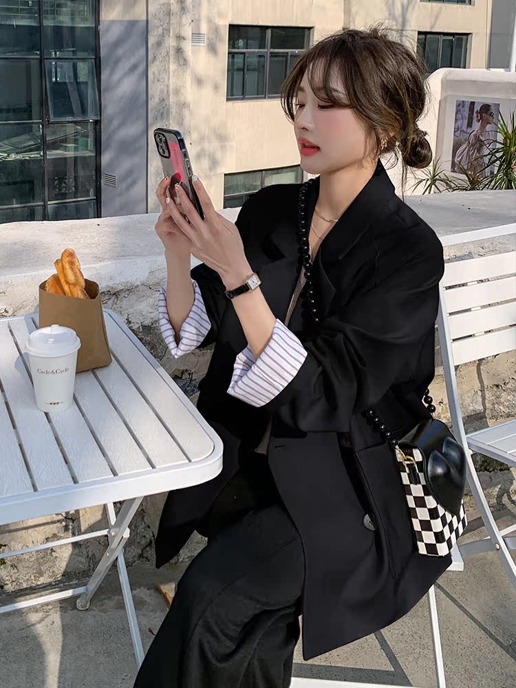 Trendy Women's Loose Blazer - High-End Casual Suit for Spring & Autumn 2025, Stylish Professional Outerwear Trendy Women's Loose Blazer - High-End Casual Suit for Spring & Autumn 2025, Stylish Professional Outerwear