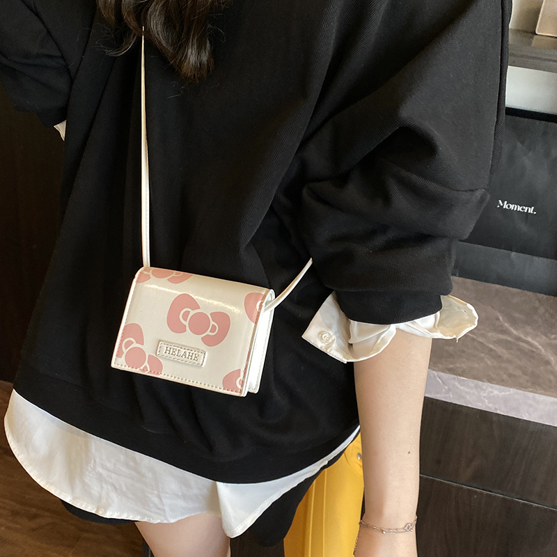 Trendy Women's Shoulder Crossbody Bag 2025 - Versatile Mini Bag for Lipstick and Keys, Ideal for Daily Use Trendy Women's Shoulder Crossbody Bag 2025 - Versatile Mini Bag for Lipstick and Keys, Ideal for Daily Use