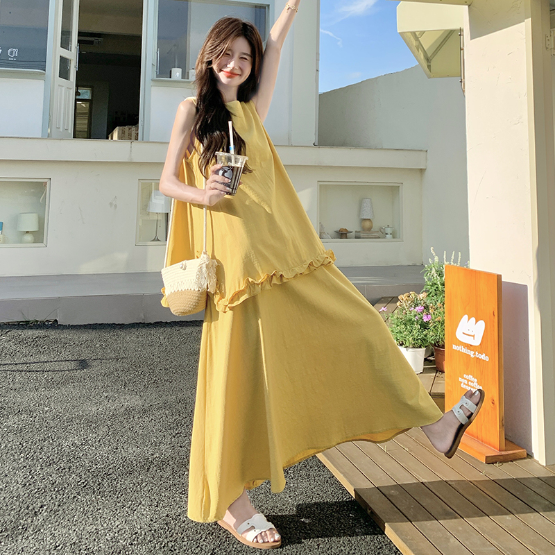 Trendy Yellow Sleeveless Vest and Skirt Set for Women - Summer Vacation Style, Two-Piece Dress Outfit Trendy Yellow Sleeveless Vest and Skirt Set for Women - Summer Vacation Style, Two-Piece Dress Outfit