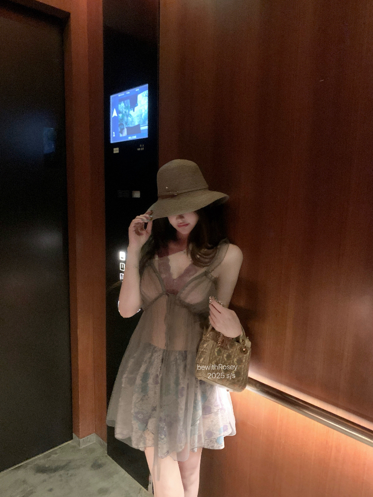 Two-Tone Lace Floral Two-Piece Dress in Wisteria Dream - Trendy 90s Inspired Fashion Two-Tone Lace Floral Two-Piece Dress in Wisteria Dream - Trendy 90s Inspired Fashion