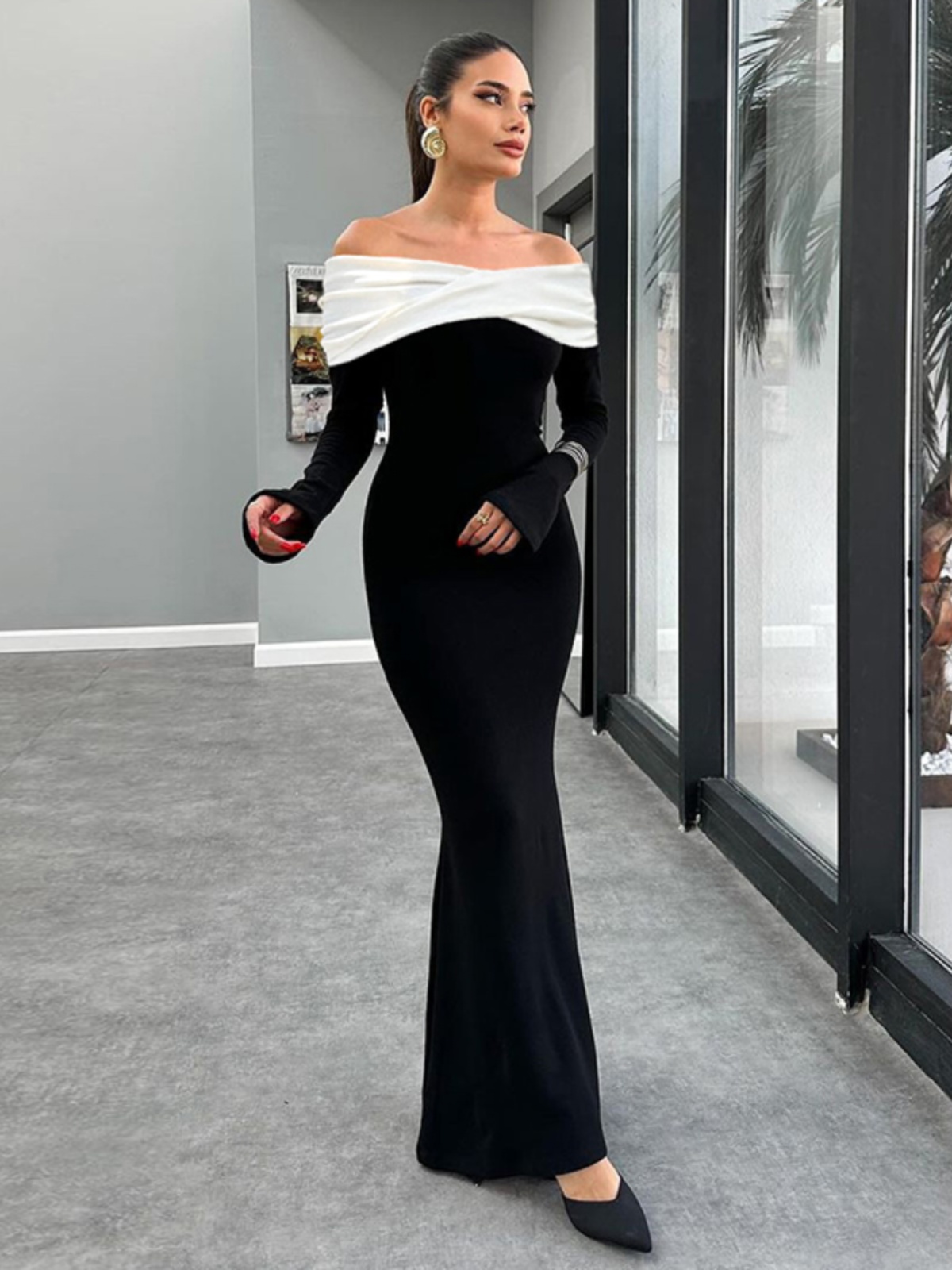 Two-Tone Spliced Off-the-Shoulder Long Sleeve Dress for Women, Fitted Knee-Length Skirt, European American Instagram Style