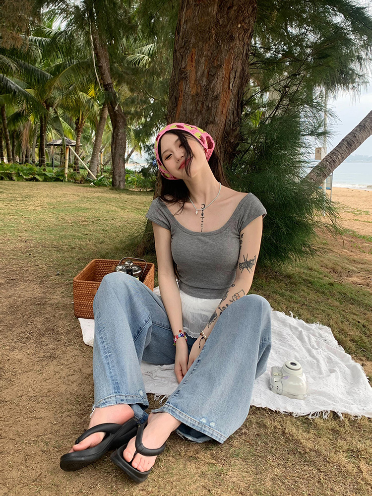 U-Neck Shoulder-Baring Back Tank Top with Chest Pads - Slim-Fit Women's Spicy Girl Inner Top in American Style, 2025 Fashion U-Neck Shoulder-Baring Back Tank Top with Chest Pads - Slim-Fit Women's Spicy Girl Inner Top in American Style, 2025 Fashion