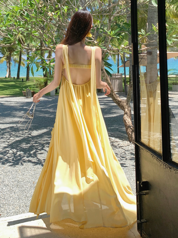 Ultra-Feminine Greek Goddess Spaghetti Strap Chiffon Dress with Ruffles and Flowing Skirt for Seaside Summer Vacation Ultra-Feminine Greek Goddess Spaghetti Strap Chiffon Dress with Ruffles and Flowing Skirt for Seaside Summer Vacation