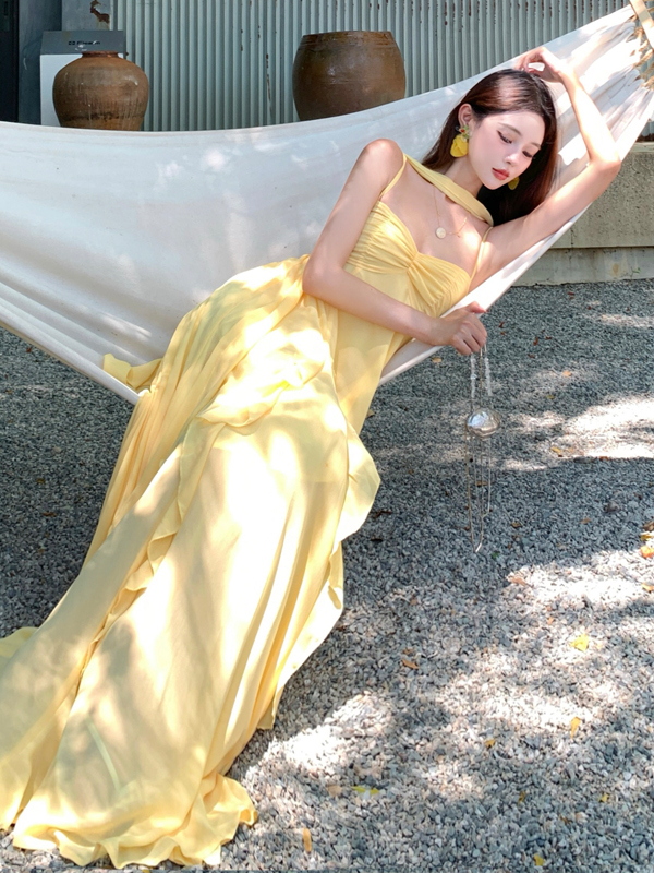 Ultra-Feminine Greek Goddess Spaghetti Strap Chiffon Dress with Ruffles and Flowing Skirt for Seaside Summer Vacation Ultra-Feminine Greek Goddess Spaghetti Strap Chiffon Dress with Ruffles and Flowing Skirt for Seaside Summer Vacation