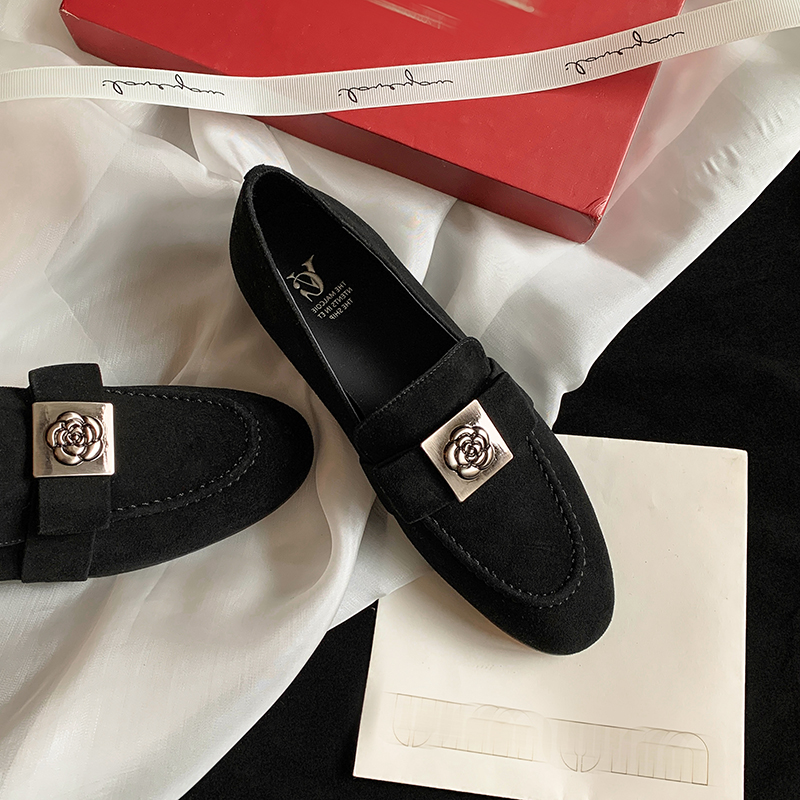 Ultra-Soft Lambskin French Vintage Round-Toe Slip-On Loafers with Camellia Metal Buckle - Women's Flat Shoes