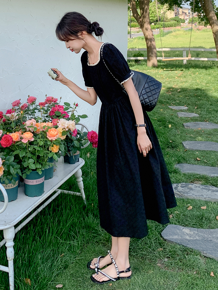 Unique Black Square-Neck Dress for Women - French Style Hepburn-Inspired, Waist-Cinching, Long Summer Dress 2025 Unique Black Square-Neck Dress for Women - French Style Hepburn-Inspired, Waist-Cinching, Long Summer Dress 2025