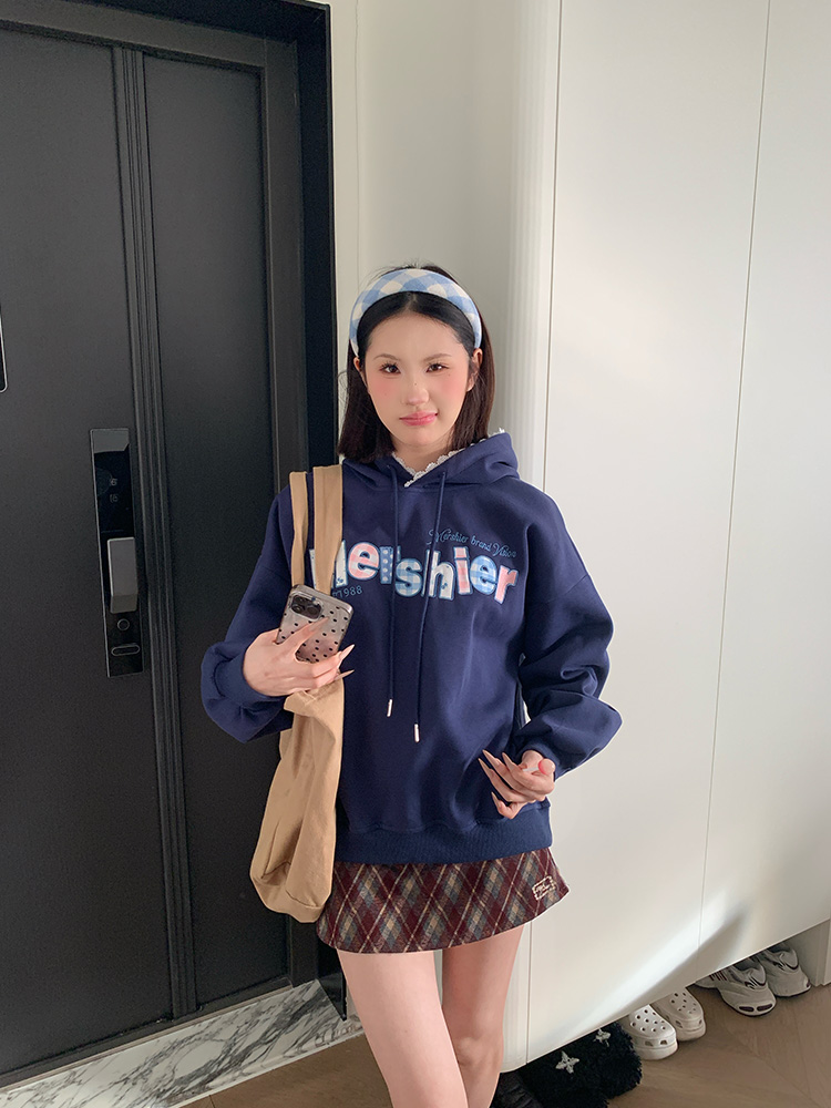 Unisex Casual Hoodie with Bow Tie Letter Patch Embroidery, Loose Fit American Style Sweatshirt for Spring and Autumn Fashion Unisex Casual Hoodie with Bow Tie Letter Patch Embroidery, Loose Fit American Style Sweatshirt for Spring and Autumn Fashion