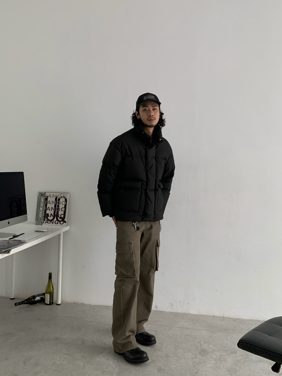 Unisex High Neck Short Puffer Jacket - Thickened Winter Outdoor Coat for Men and Women - Fashionable Mountain Series Unisex High Neck Short Puffer Jacket - Thickened Winter Outdoor Coat for Men and Women - Fashionable Mountain Series