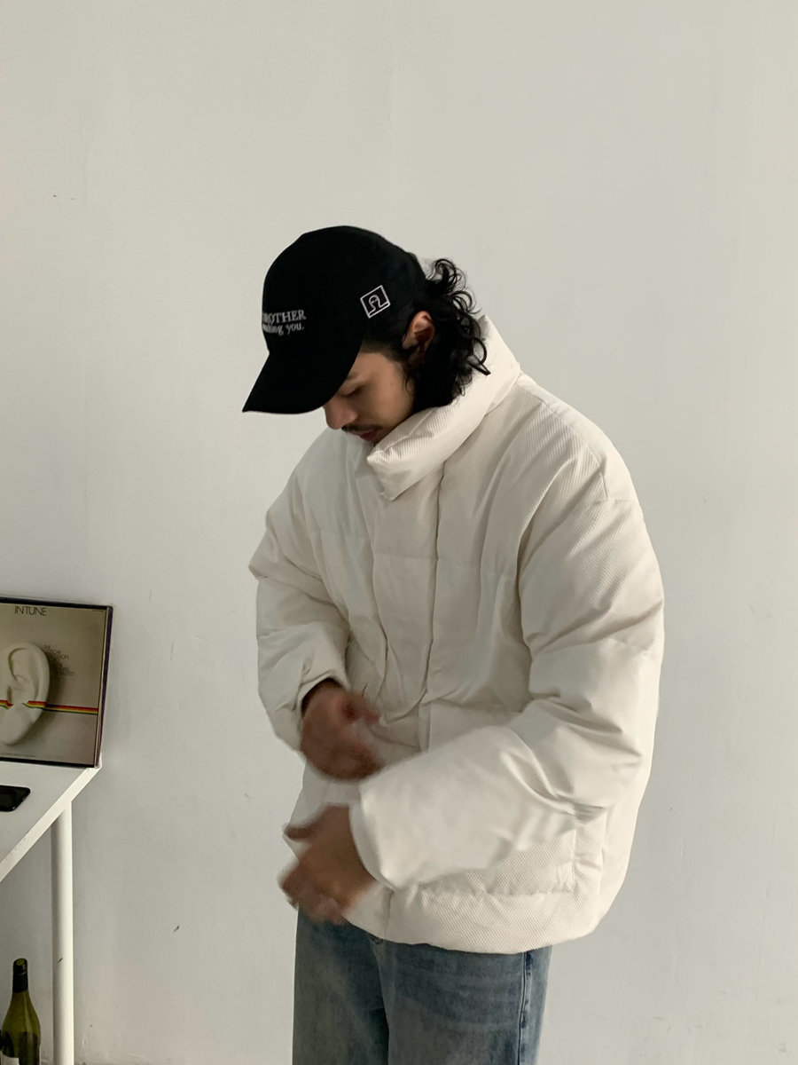 Unisex High Neck Short Puffer Jacket - Thickened Winter Outdoor Coat for Men and Women - Fashionable Mountain Series Unisex High Neck Short Puffer Jacket - Thickened Winter Outdoor Coat for Men and Women - Fashionable Mountain Series