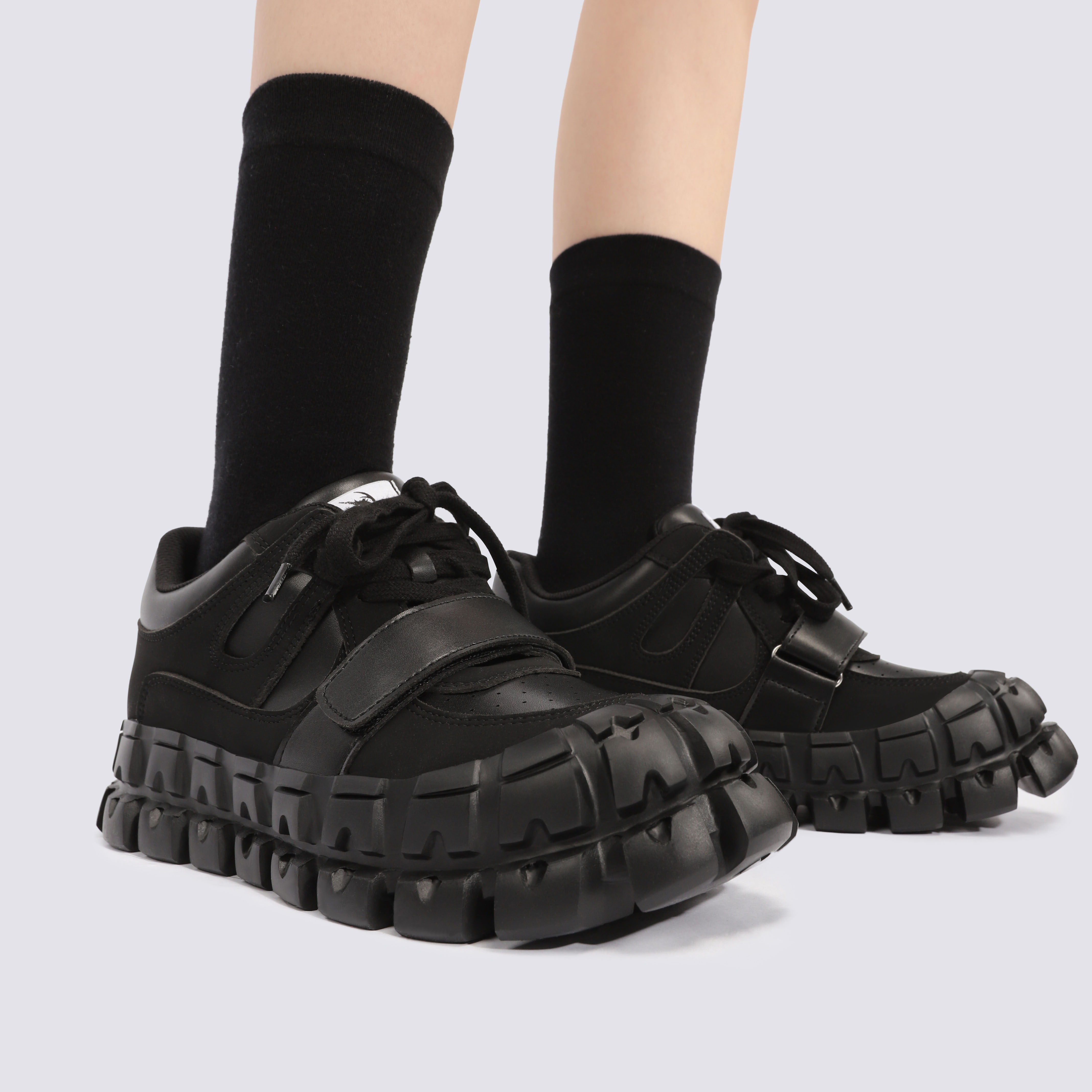 Unisex Thick-Soled Summer 2025 Leather Flats for Women - Stylish Slimming Black Shoes for a Cool, Sweet Look