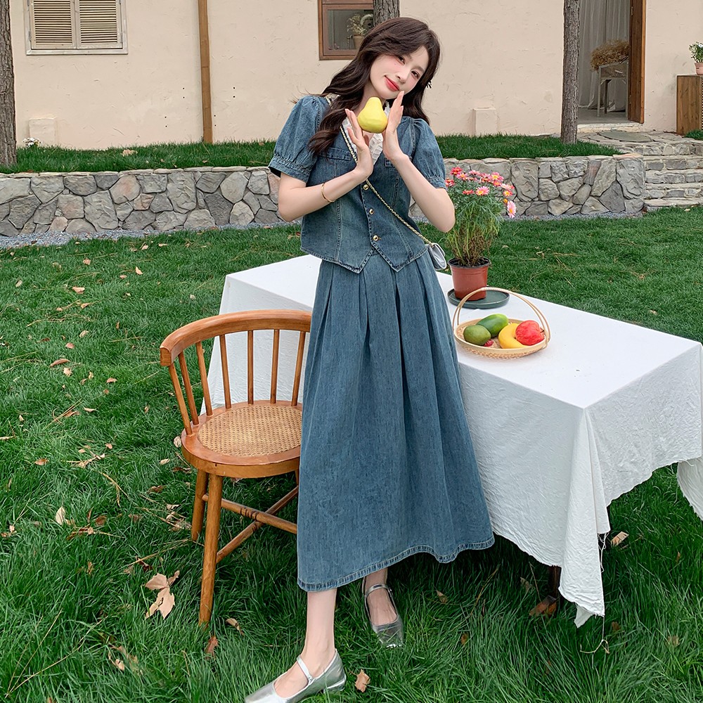 V-neck Denim Dress for Women, Summer 2025, Unique Floral Design, Long Casual Dress for a Beautiful Atmosphere, Y2K Style V-neck Denim Dress for Women, Summer 2025, Unique Floral Design, Long Casual Dress for a Beautiful Atmosphere, Y2K Style