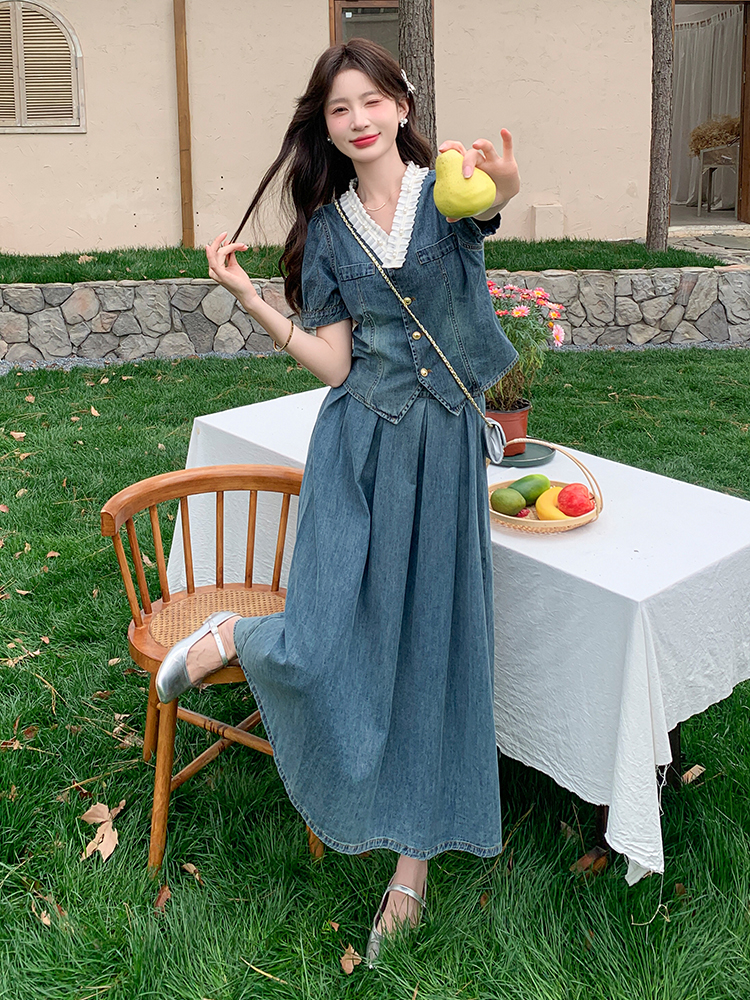 V-neck Denim Dress for Women, Summer 2025, Unique Floral Design, Long Casual Dress for a Beautiful Atmosphere, Y2K Style