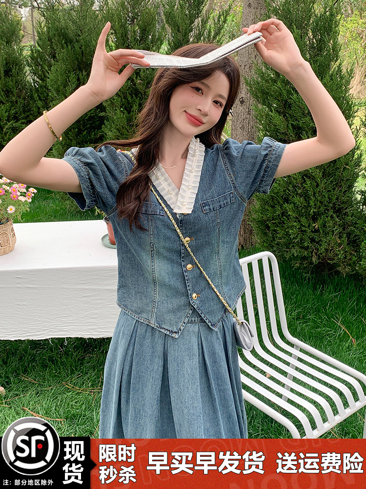 V-neck Denim Dress for Women, Summer 2025, Unique Floral Design, Long Casual Dress for a Beautiful Atmosphere, Y2K Style V-neck Denim Dress for Women, Summer 2025, Unique Floral Design, Long Casual Dress for a Beautiful Atmosphere, Y2K Style