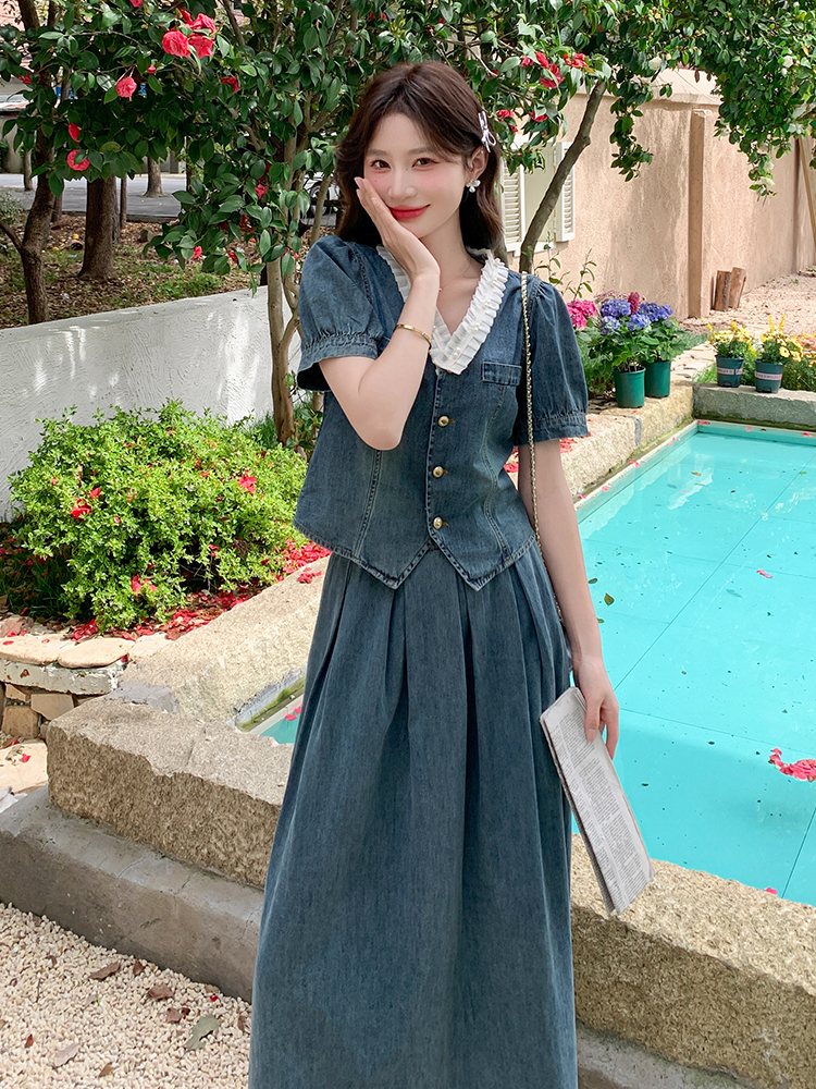 V-neck Denim Dress for Women, Summer 2025, Unique Floral Design, Long Casual Dress for a Beautiful Atmosphere, Y2K Style V-neck Denim Dress for Women, Summer 2025, Unique Floral Design, Long Casual Dress for a Beautiful Atmosphere, Y2K Style