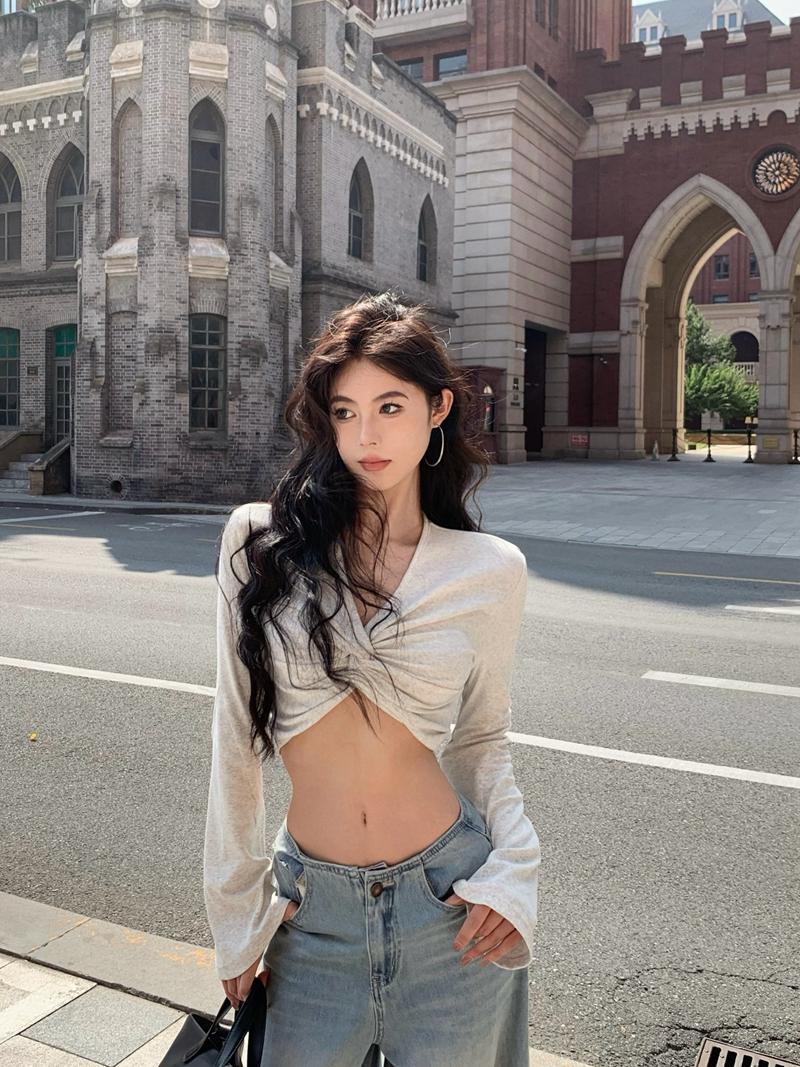 V-Neck Twisted Crop Long Sleeve T-Shirt for Women - Spicy Girl Style K-Pop Jazz Dance Top