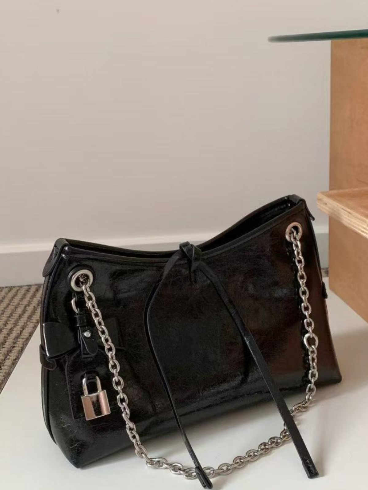 Versatile Bow Knot Lock Design Bucket Bag - Fashionable Commuter Shoulder Crossbody Tote for Women - 2025 Style