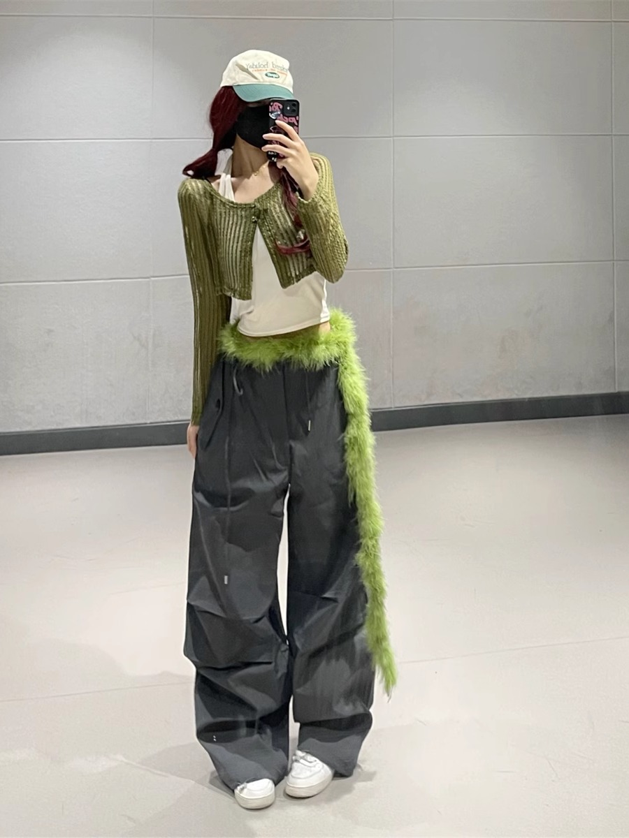 Versatile Green Cover-Up Tank Top and Dark Gray Quick-Dry Work Pants Two-Piece Set for Jazz Dance and Activewear Versatile Green Cover-Up Tank Top and Dark Gray Quick-Dry Work Pants Two-Piece Set for Jazz Dance and Activewear