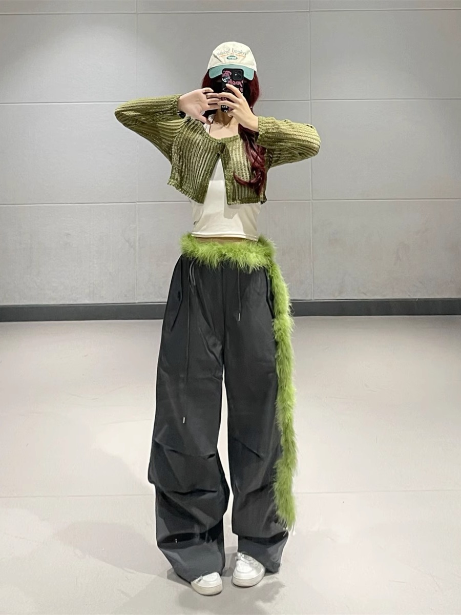 Versatile Green Cover-Up Tank Top and Dark Gray Quick-Dry Work Pants Two-Piece Set for Jazz Dance and Activewear Versatile Green Cover-Up Tank Top and Dark Gray Quick-Dry Work Pants Two-Piece Set for Jazz Dance and Activewear