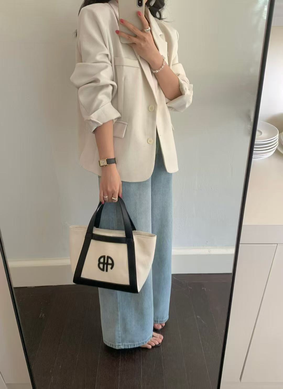 Versatile Large Capacity Canvas Tote Bag for Women - Fashionable Commuter Handheld & Shoulder Bag - 2025 Niche Design Versatile Large Capacity Canvas Tote Bag for Women - Fashionable Commuter Handheld & Shoulder Bag - 2025 Niche Design