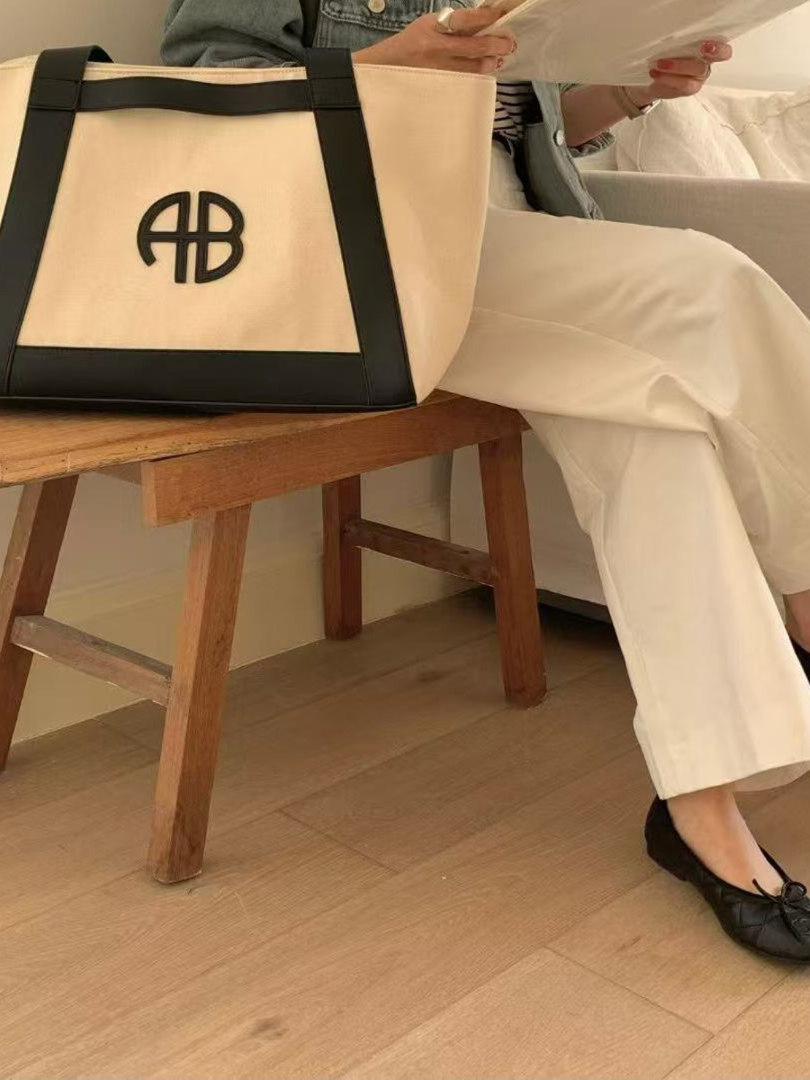 Versatile Large Capacity Canvas Tote Bag for Women - Fashionable Commuter Handheld & Shoulder Bag - 2025 Niche Design Versatile Large Capacity Canvas Tote Bag for Women - Fashionable Commuter Handheld & Shoulder Bag - 2025 Niche Design